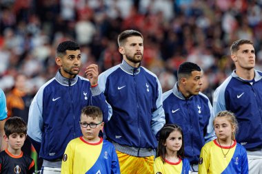 Cristian Romero, Guglielmo Vicario ve Pedro Porro, UEFA Avrupa Ligi 2025 final maçında Tottenham Hotspur FC ile Manchester United FC (Maciej Rogowski) arasında görüldü.)