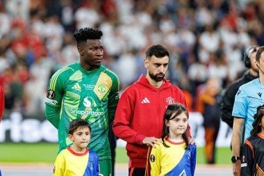 Andre Onana ve Bruno Fernandes, UEFA Avrupa Ligi 2025 final maçında Tottenham Hotspur FC ve Manchester United FC (Maciej Rogowski)