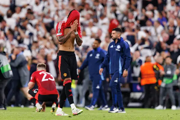 Leny Yoro, UEFA Avrupa Ligi 2025 final maçında Tottenham Hotspur FC ve Manchester United FC (Maciej Rogowski)