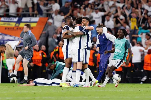 Tottenham oyuncuları UEFA Avrupa Ligi 2025 final maçında Tottenham Hotspur FC ve Manchester United FC (Maciej Rogowski)