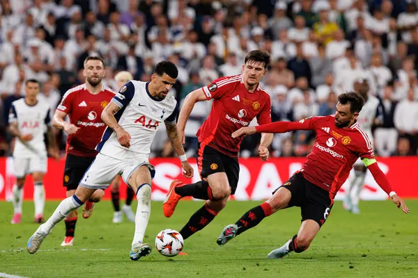 Dominic Solanke ve Bruno Fernandes, UEFA Avrupa Ligi 2025 final maçında Tottenham Hotspur FC ile Manchester United FC (Maciej Rogowski)