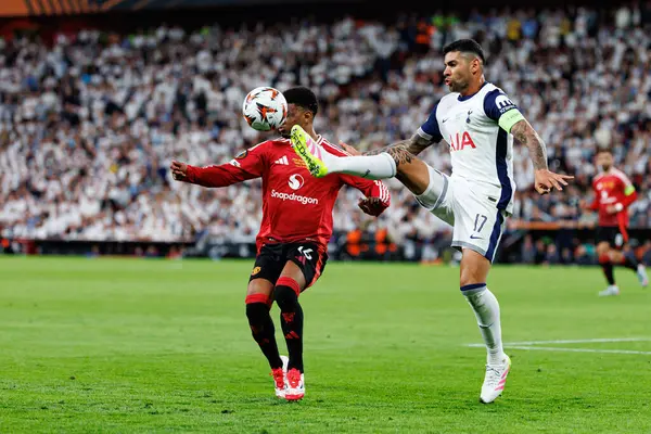 Amad Diallo ve Cristian Romero, UEFA Avrupa Ligi 2025 final maçında Tottenham Hotspur FC ve Manchester United FC (Maciej Rogowski)