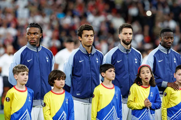 Destiny Udogie, Brennan Johnson ve Rodrigo Bentancur, UEFA Avrupa Ligi 2025 final maçında Tottenham Hotspur FC ve Manchester United FC (Maciej Rogowski)