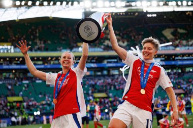 Amanda Ilestedt ve Lina Hurtig, UEFA Şampiyonlar Ligi 2025 final maçında Estadio Jose Alvalade 'de Arsenal FC ve FC Barcelona arasında görüldü (Maciej Rogowski)