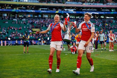 Amanda Ilestedt ve Lina Hurtig, UEFA Şampiyonlar Ligi 2025 final maçında Estadio Jose Alvalade 'de Arsenal FC ve FC Barcelona arasında görüldü (Maciej Rogowski)