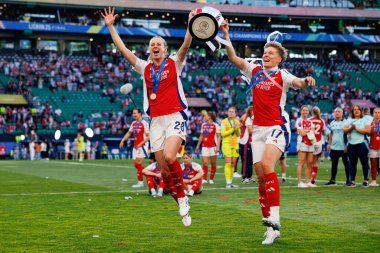 Amanda Ilestedt ve Lina Hurtig, UEFA Şampiyonlar Ligi 2025 final maçında Estadio Jose Alvalade 'de Arsenal FC ve FC Barcelona arasında görüldü (Maciej Rogowski)