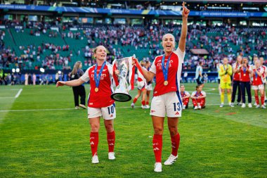 Kim Little ve Lia Walti, UEFA Şampiyonlar Ligi 2025 final maçında Estadio Jose Alvalade 'de Arsenal FC ve FC Barcelona arasında görüldü (Maciej Rogowski)