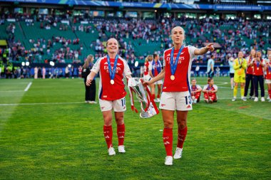 Kim Little ve Lia Walti, UEFA Şampiyonlar Ligi 2025 final maçında Estadio Jose Alvalade 'de Arsenal FC ve FC Barcelona arasında görüldü (Maciej Rogowski)