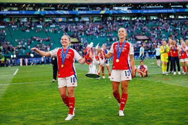 Kim Little ve Lia Walti, UEFA Şampiyonlar Ligi 2025 final maçında Estadio Jose Alvalade 'de Arsenal FC ve FC Barcelona arasında görüldü (Maciej Rogowski)