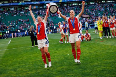 Kim Little ve Lia Walti, UEFA Şampiyonlar Ligi 2025 final maçında Estadio Jose Alvalade 'de Arsenal FC ve FC Barcelona arasında görüldü (Maciej Rogowski)