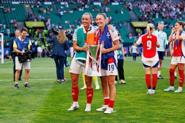 Kate McCabe ve Cailtin Foord, UEFA Şampiyonlar Ligi 2025 final maçında Estadio Jose Alvalade 'de Arsenal FC ve FC Barcelona arasında görüldü (Maciej Rogowski)