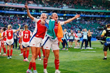 Chloe Kelly ve Kate McCabe, UEFA Kadınlar Şampiyonlar Ligi 2025 final maçında Estadio Jose Alvalade 'de (Maciej Rogowski) Arsenal FC ve FC Barcelona arasında görüldü.)