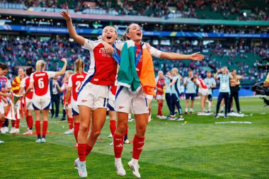 Chloe Kelly ve Kate McCabe, UEFA Kadınlar Şampiyonlar Ligi 2025 final maçında Estadio Jose Alvalade 'de (Maciej Rogowski) Arsenal FC ve FC Barcelona arasında görüldü.)