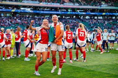 Chloe Kelly ve Kate McCabe, UEFA Kadınlar Şampiyonlar Ligi 2025 final maçında Estadio Jose Alvalade 'de (Maciej Rogowski) Arsenal FC ve FC Barcelona arasında görüldü.)