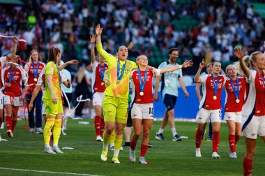Manuela Zinsberger ve Chloe Kelly, UEFA Kadınlar Şampiyonlar Ligi 2025 final maçında Estadio Jose Alvalade 'de (Maciej Rogowski)