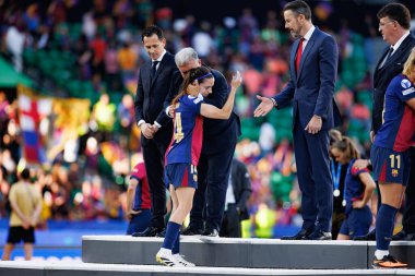 Aitana Bonmati ve Joan Laporta, UEFA Şampiyonlar Ligi 2025 final maçında Estadio Jose Alvalade 'de Arsenal FC ve FC Barcelona arasında görüldü (Maciej Rogowski)