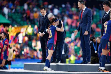 Aitana Bonmati ve Joan Laporta, UEFA Şampiyonlar Ligi 2025 final maçında Estadio Jose Alvalade 'de Arsenal FC ve FC Barcelona arasında görüldü (Maciej Rogowski)