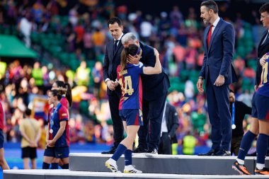 Aitana Bonmati ve Joan Laporta, UEFA Şampiyonlar Ligi 2025 final maçında Estadio Jose Alvalade 'de Arsenal FC ve FC Barcelona arasında görüldü (Maciej Rogowski)