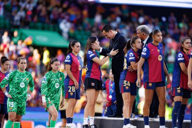 Kika Nazareth ve Pedro Proenca, UEFA Kadınlar Şampiyonlar Ligi 2025 final maçında Estadio Jose Alvalade 'de (Maciej Rogowski) Arsenal FC ve FC Barcelona arasında görüldü.)