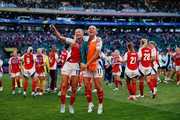 Chloe Kelly ve Kate McCabe, UEFA Kadınlar Şampiyonlar Ligi 2025 final maçında Estadio Jose Alvalade 'de (Maciej Rogowski) Arsenal FC ve FC Barcelona arasında görüldü.)