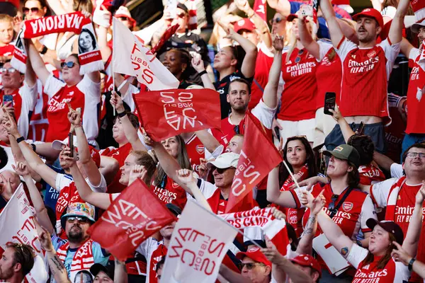 Arsenal taraftarları UEFA Kadınlar Şampiyonlar Ligi 2025 final maçında Estadio Jose Alvalade 'de (Maciej Rogowski) Arsenal FC Barcelona ile FC Barcelona arasında görüldü.)