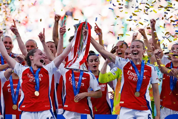 Arsenal 'in oyuncuları UEFA Kadınlar Şampiyonlar Ligi 2025 final maçında Estadio Jose Alvalade' de (Maciej Rogowski) Arsenal FC Barcelona ile FC Barcelona arasında görüldü.)