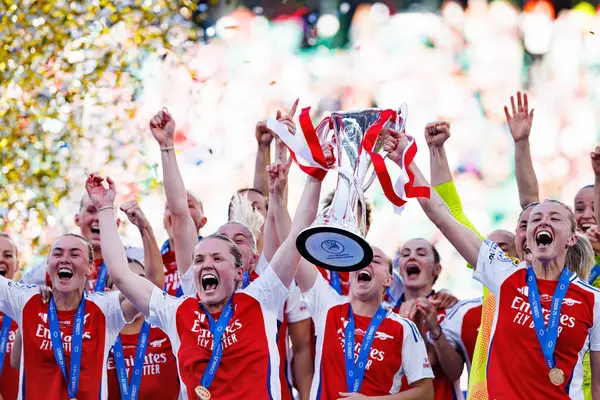 Arsenal 'in oyuncuları UEFA Kadınlar Şampiyonlar Ligi 2025 final maçında Estadio Jose Alvalade' de (Maciej Rogowski) Arsenal FC Barcelona ile FC Barcelona arasında görüldü.)