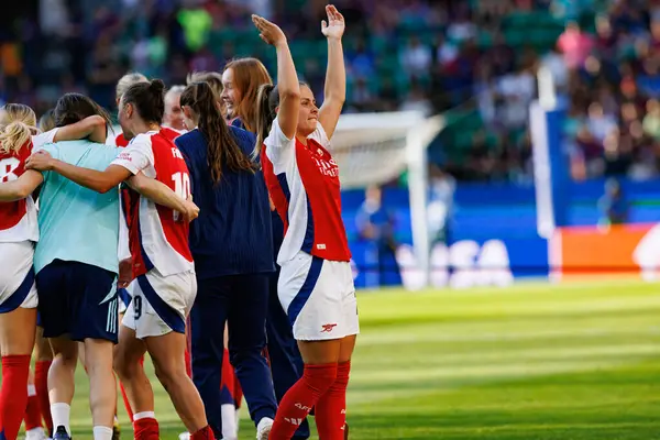 Arsenal 'in oyuncuları UEFA Kadınlar Şampiyonlar Ligi 2025 final maçında Estadio Jose Alvalade' de (Maciej Rogowski) Arsenal FC Barcelona ile FC Barcelona arasında görüldü.)