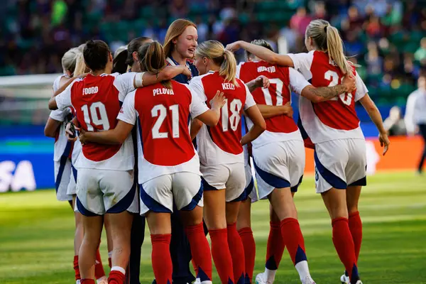 Arsenal 'in oyuncuları UEFA Kadınlar Şampiyonlar Ligi 2025 final maçında Estadio Jose Alvalade' de (Maciej Rogowski) Arsenal FC Barcelona ile FC Barcelona arasında görüldü.)