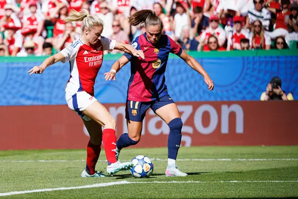 Leah Williamson ve Ewa Pajor, UEFA Şampiyonlar Ligi 2025 final maçında Estadio Jose Alvalade 'de Arsenal FC ve FC Barcelona arasında görüldü (Maciej Rogowski)