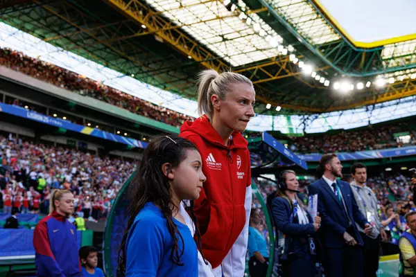 Leah Williamson UEFA Kadınlar Şampiyonlar Ligi 2025 final maçında Estadio Jose Alvalade 'de Arsenal FC ve FC Barcelona arasında görüldü.)