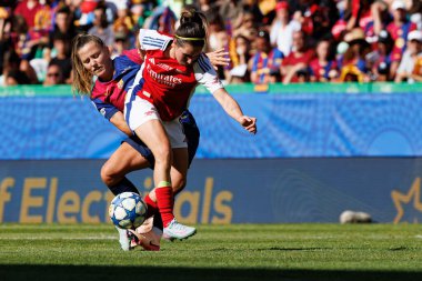Claudia Pina ve Mariona Caldentey, UEFA Şampiyonlar Ligi 2025 final maçında Estadio Jose Alvalade 'de Arsenal FC ve FC Barcelona arasında görüldü (Maciej Rogowski)