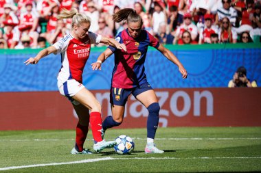 Leah Williamson ve Ewa Pajor, UEFA Şampiyonlar Ligi 2025 final maçında Estadio Jose Alvalade 'de Arsenal FC ve FC Barcelona arasında görüldü (Maciej Rogowski)