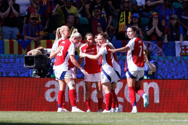 Arsenal oyuncuları UEFA Kadınlar Şampiyonlar Ligi 2025 final maçında Estadio Jose Alvalade (Maciej Rogowski) 'de Arsenal FC Barcelona ve FC Barcelona arasında gol üstüne gol atarken görüldü.)