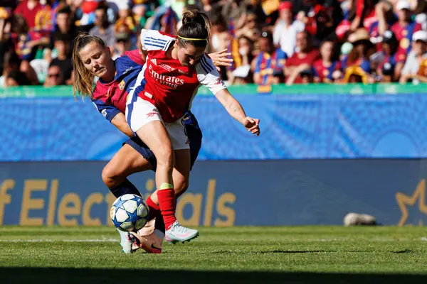 Claudia Pina ve Mariona Caldentey, UEFA Şampiyonlar Ligi 2025 final maçında Estadio Jose Alvalade 'de Arsenal FC ve FC Barcelona arasında görüldü (Maciej Rogowski)