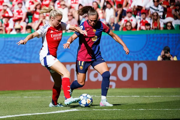 Leah Williamson ve Ewa Pajor, UEFA Şampiyonlar Ligi 2025 final maçında Estadio Jose Alvalade 'de Arsenal FC ve FC Barcelona arasında görüldü (Maciej Rogowski)