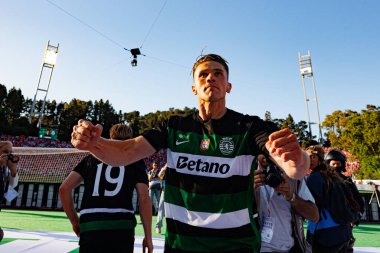 Viktor Gyokeres, SL Benfica ve Sporting CP (Maciej Rogowski) takımları arasında oynanan Taca de Portugal 2025 final maçında gol attıktan sonra kutlama yaparken görüldü.)