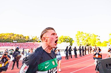 Viktor Gyokeres, SL Benfica ve Sporting CP (Maciej Rogowski) takımları arasında oynanan Taca de Portugal 2025 final maçında gol attıktan sonra kutlama yaparken görüldü.)