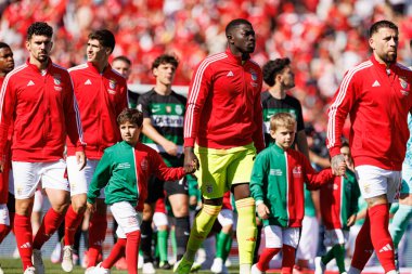 Tomas Araujo, Antonio Silva ve Samuel Soares, SL Benfica ve Sporting CP (Maciej Rogowski) takımları arasında oynanan Taca de Portugal 2025 final maçında görüldü.)