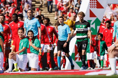SL Benfica ve Sporting CP (Maciej Rogowski) takımları arasında oynanan Taca de Portugal 2025 final maçında her iki takımın oyuncuları)