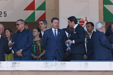 Luis Montenegro ve Rui Costa Taca de Portugal 2025 final maçında SL Benfica ve Sporting CP (Maciej Rogowski)