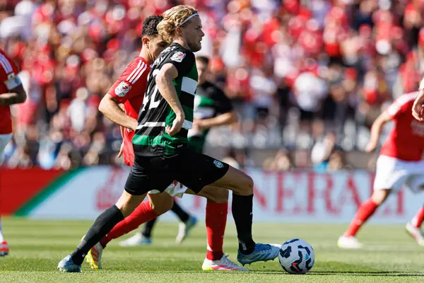 Morten Hjulmand, SL Benfica ve Sporting CP (Maciej Rogowski) takımları arasında oynanan Taca de Portugal 2025 final maçında görüldü.)