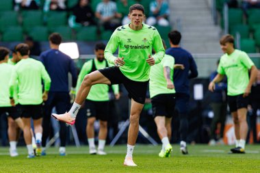 Sergi Altimira, Real Betis Balompie ve Chelsea FC (Maciej Rogowski) arasında oynanan UEFA Konferans Ligi 2025 final maçı öncesinde resmi eğitim sırasında görüldü (Maciej Rogowski)