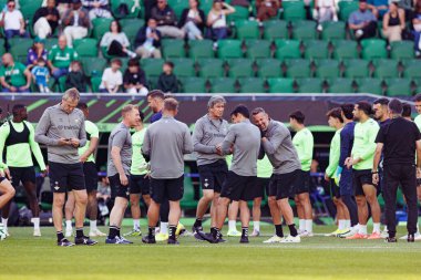 Manuel Pellegrini ve ekibi UEFA Konferans Ligi 2025 final maçı öncesinde Real Betis Balompie ve Chelsea FC (Maciej Rogowski)