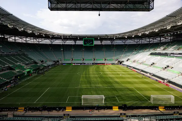 UEFA Konferans Ligi 2025 final maçından önce Real Betis Balompie ve Chelsea FC (Maciej Rogowski)