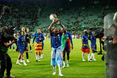 Enzo Fernandez, Real Betis Balompie ve Chelsea FC (Maciej Rogowski) arasında oynanan UEFA Konferans Ligi 2025 final maçında görüldü.)