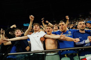 Chelsea taraftarları, Real Betis Balompie ile Chelsea FC (Maciej Rogowski) arasında oynanan 2025 UEFA Konferans Ligi final maçında görüldü.)