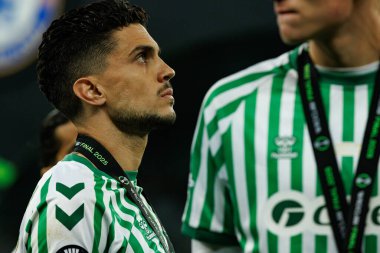 Marc Bartra, Real Betis Balompie ve Chelsea FC (Maciej Rogowski) arasında oynanan UEFA Konferans Ligi 2025 final maçında görüldü.)