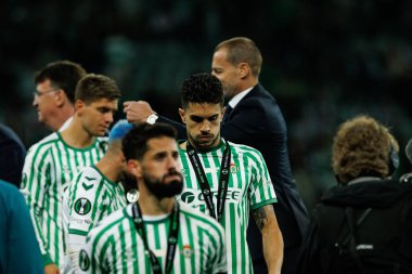 Marc Bartra, Real Betis Balompie ve Chelsea FC (Maciej Rogowski) arasında oynanan UEFA Konferans Ligi 2025 final maçında görüldü.)