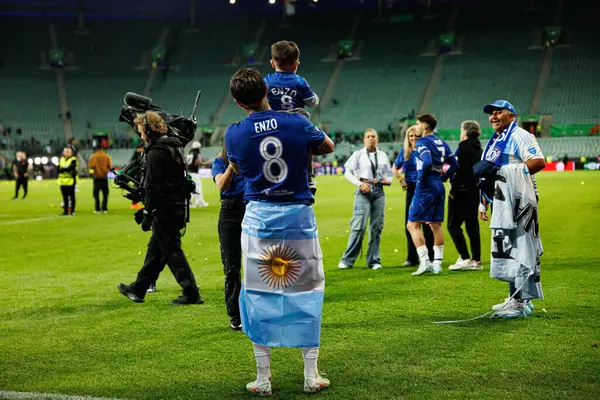 Enzo Fernandez, Real Betis Balompie ve Chelsea FC (Maciej Rogowski) arasında oynanan UEFA Konferans Ligi 2025 final maçında görüldü.)